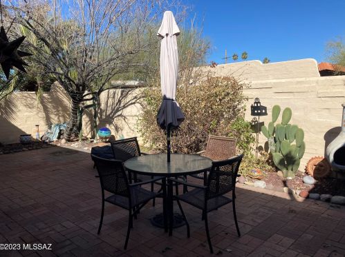 637 Zia Dr, Tucson, AZ 85704-3743