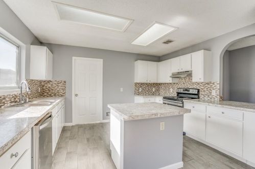 1220 Carberry St, Cedar Hill TX 75104 exterior