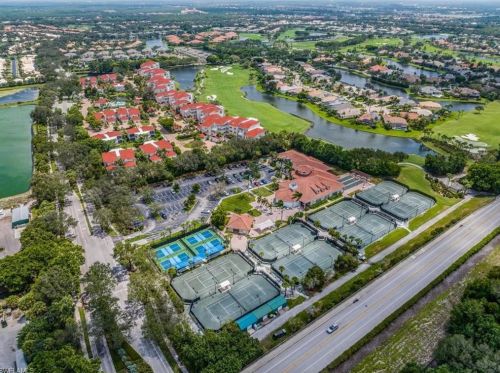 1073 Egrets Walk Cir, Naples FL  34108-2427 exterior