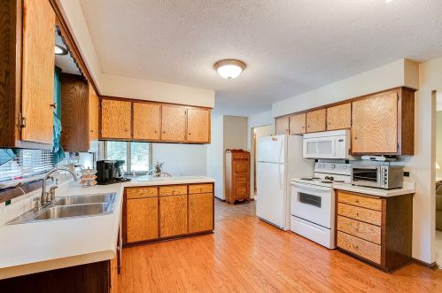 1716 Harrison Ct, Waterford MN  55057-3004 exterior