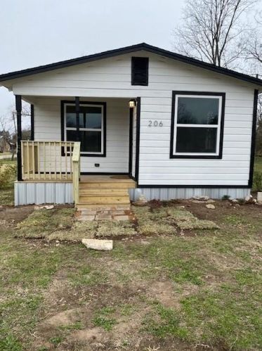 206 Plum St, Rockdale, TX