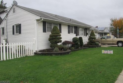 34 Bridge St, Manville, NJ 08835-2304