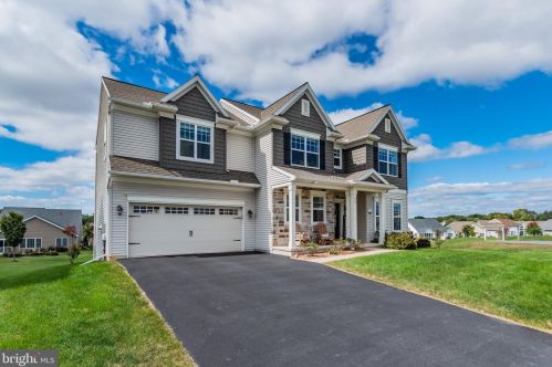 46 Danbury Dr, Navy Sup Dpt, PA 17050-7999