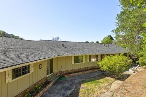 10737 Magdalena Rd, Los Altos, CA 94024-6421