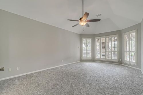 1800 Southwicke Dr, Lewisville TX  75022-8430 exterior