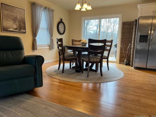 123 Whalehead Rd, Gales Ferry CT  06335-1338 exterior