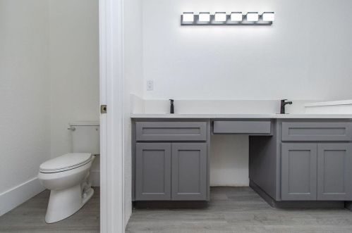 1812 Golf Rd, Turlock CA  95380-9746 exterior