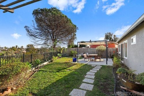 7852 Parma Ln, San Diego, CA 92126-2017