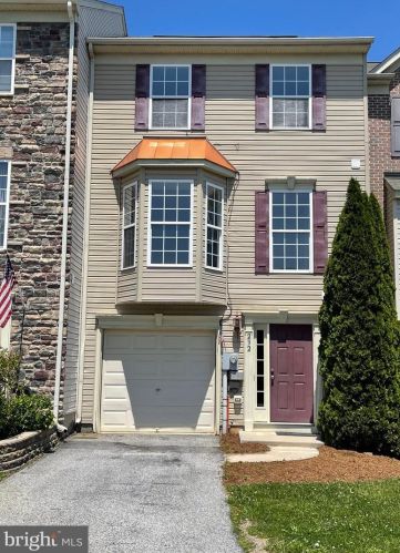232 Country Ridge Dr, Red Lion, PA 17356-8866