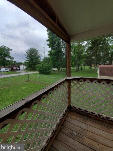 104 Iris Way, Charles Town WV  25414-9437 exterior