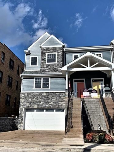 2712 Broadway Ave, Pittsburgh, PA 15216-2169