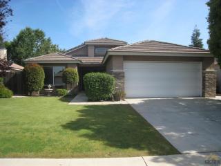 9015 Chattaroy St, Bakersfield, CA 93312-4488