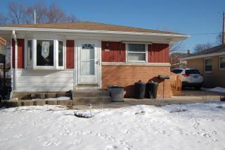 4120 Quincy Ave, Milwaukee, WI 53207-4472