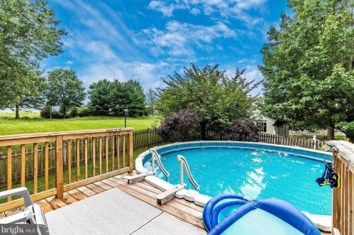 17 Lion Ct, Limerick PA  19468-1339 exterior