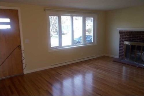 62 Longfellow Dr, Warwick RI  02818-4408 exterior