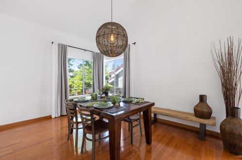 186 Baurer Cir, Folsom CA  95630-6786 exterior