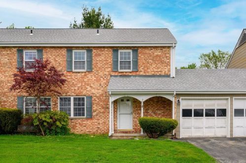 2 Whisconier Vlg, Brookfield Center, CT 06804-3817