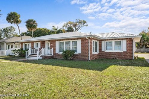 1322 Riverside Dr, Titusville, FL 32780-4226