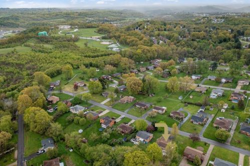 132 Firwood Dr, Bridgeville PA  15017-1204 exterior