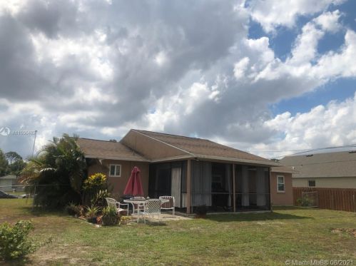 1802 Day St, Fort Pierce, FL 34953-1138