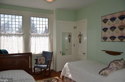 205 Lippincott Ave, Riverton NJ  08077-1309 exterior