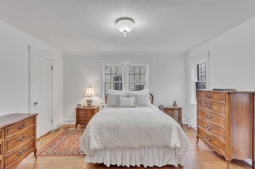 3445 Lk Dr, Milwaukee WI 53235-0037 exterior