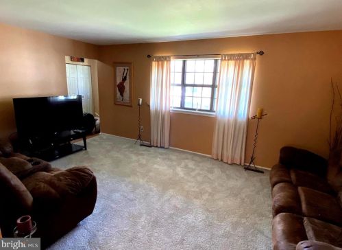 27 Saratoga Dr, New Castle, DE 19720-4233