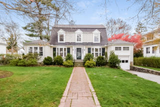 429 Stellar Ave, New Rochelle, NY 10803-2124
