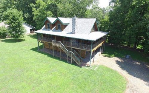 138 Compass Meadows Dr, Hayesville, NC 28904-9102