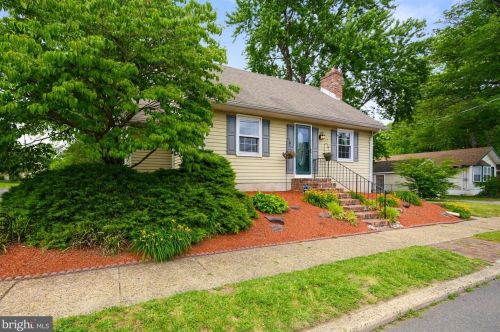 3722 Delaware Ave, Camden, NJ 08109-3702