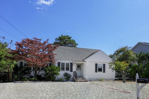 532 Smith Dr, Point Pleasant Beach NJ  08742-5432 exterior