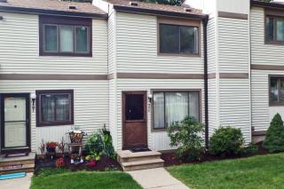 906 Stonegate Ln, Stanhope, NJ 07874-2725