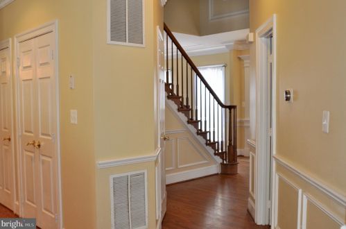 3713 Stonewall Manor Dr, Triangle VA  22172-1426 exterior
