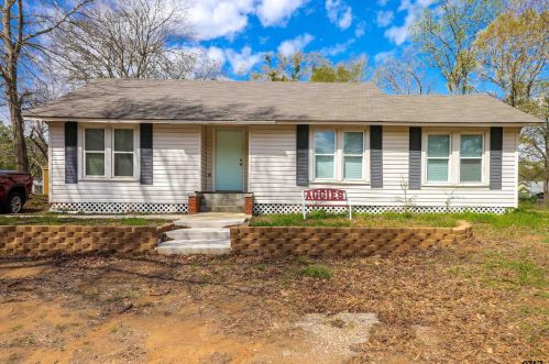 205 Johnson Dr, Rusk, TX 75785-1910