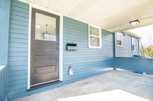 220 Beverly Dr, New Kensington PA  15068-3208 exterior