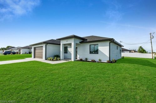 512 1st Pl, Cape Coral, FL 33909-1926