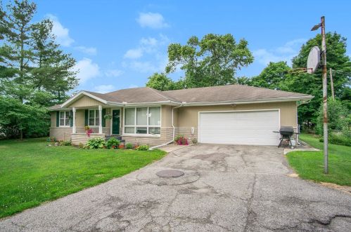 54771 Fir Rd, Mishawaka IN  46545-1713 exterior