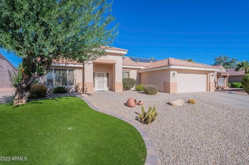 22514 Sonora Ln, Sun City, AZ 85375-3036