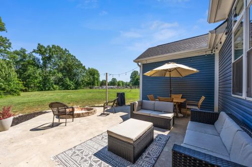 1043 Carryback Dr, Pataskala OH 43062-9543 exterior