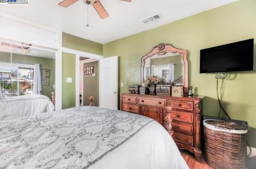 2708 Humboldt Ave, Oakland CA  94602-3635 exterior