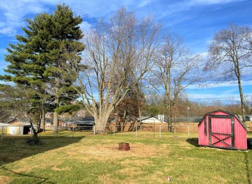 6 Utz Dr, Florence KY  41042-1539 exterior