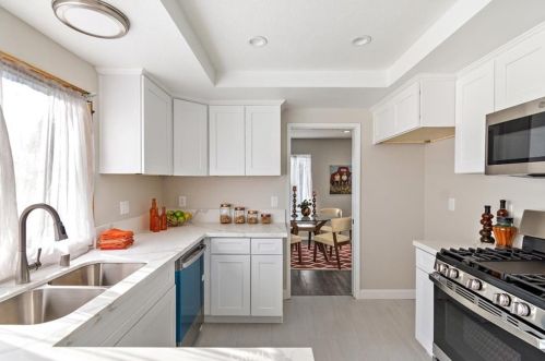 5033 Elderhall Ave, Lakewood CA  90712-2849 exterior