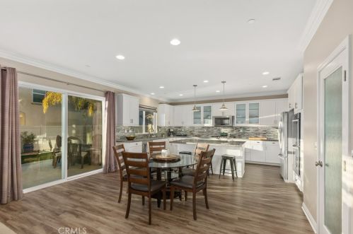 39057 Hidden Creek Ln, Temecula CA  92591-7417 exterior