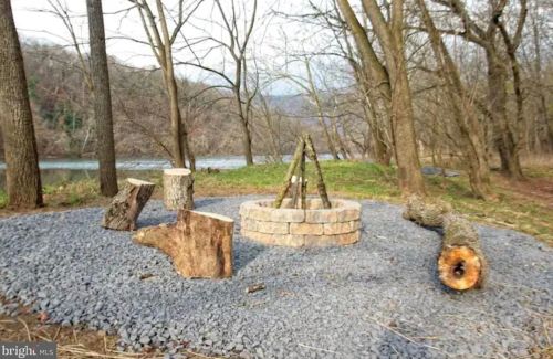 702 Richview Rd, Rileyville VA  22650-1739 exterior
