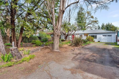 5588 Fulton Rd, Santa Rosa, CA 95403-1245