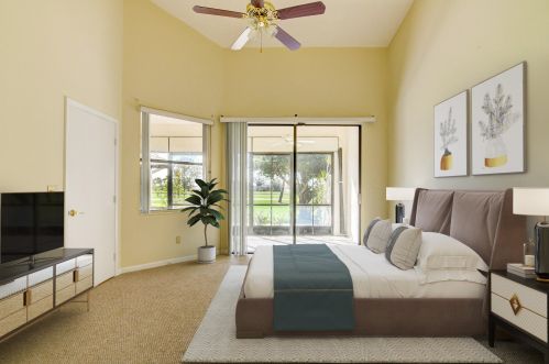 8081 Cassia Dr, Boynton Beach FL  33472-5021 exterior