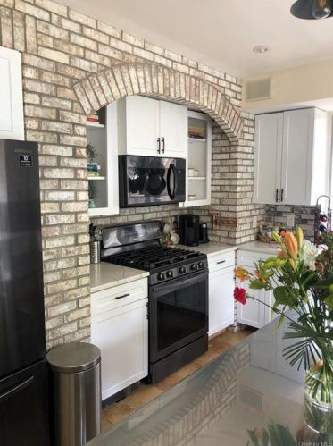 21 Linden Pl, Middletown NY  10940-4803 exterior