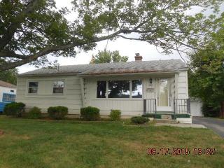 1984 Fenton St, Columbus, OH 43224-1366