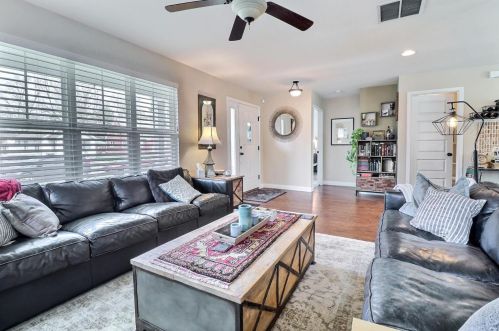 555 Bond Ave, Valpo, IN 46385-4232