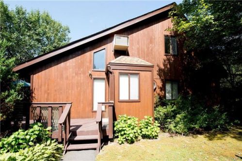 12 Sylvia Ln, Monticello, NY 12701-3006